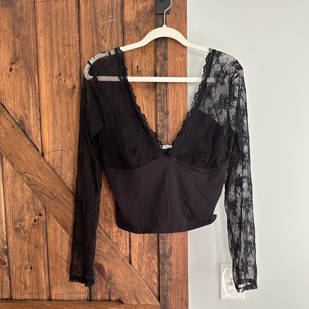 V neck cropped long sleeve